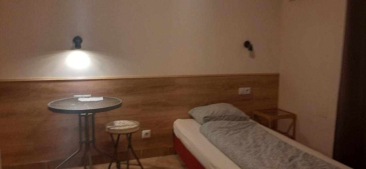 Apartman Voeroesmarty Budapest Exterior photo
