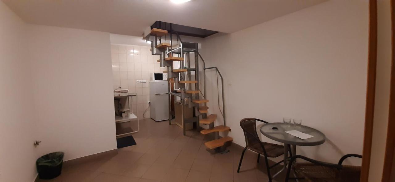 Apartman Voeroesmarty Budapest Exterior photo